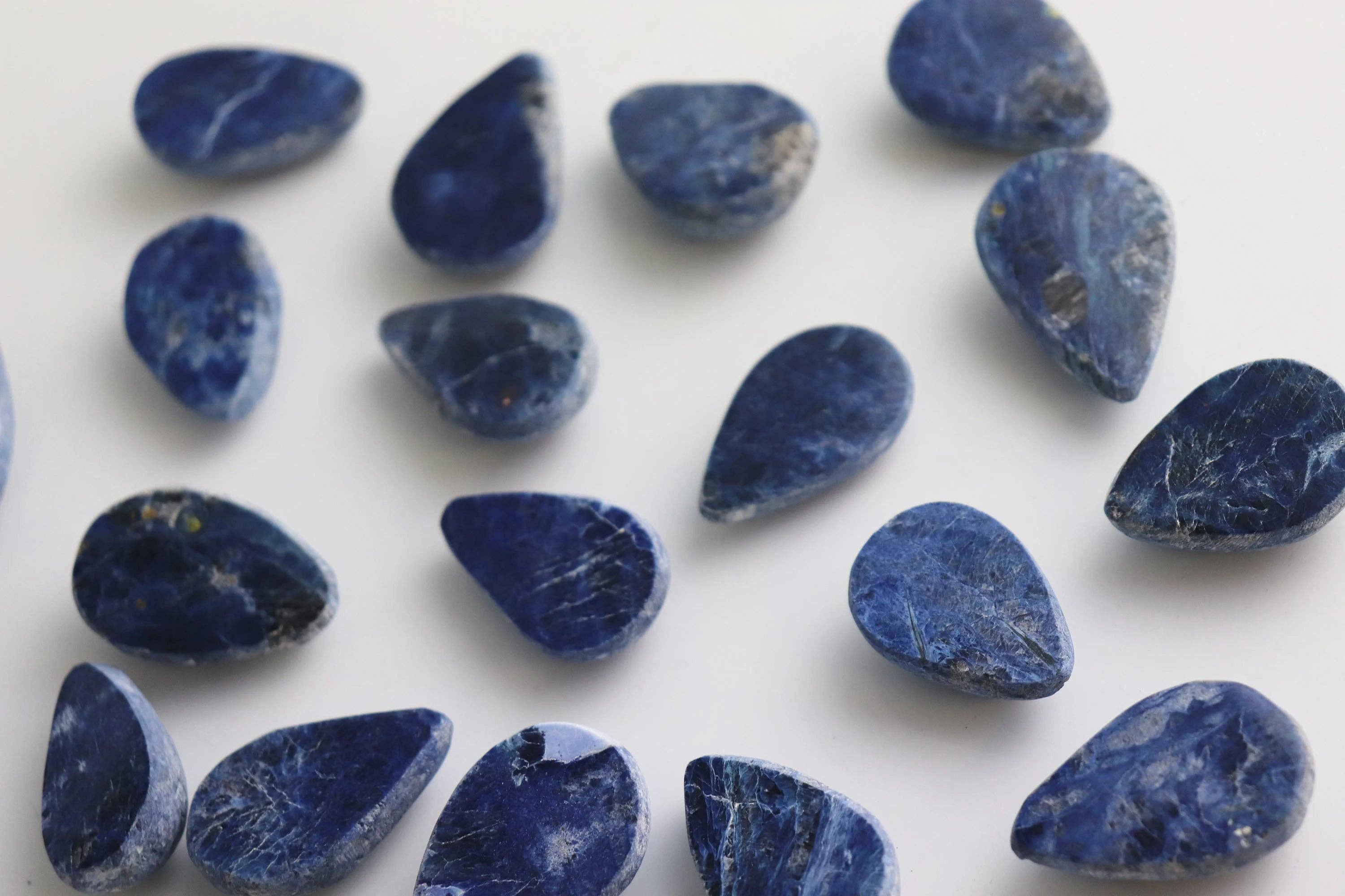 Distinction Crystals – wholesale Spiritual stone/crystal – Sodalite Crystal Drop Emma Egg0