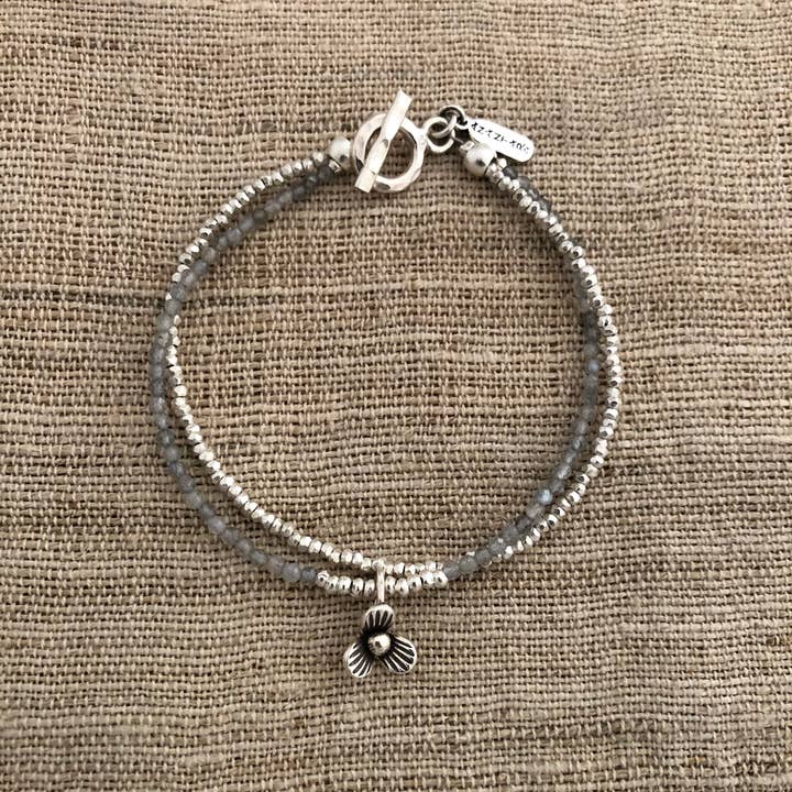BB20 - Labradorite and silver flower bracelet for wholesale by Anantara