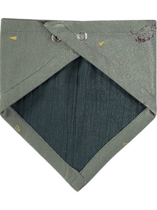 Sadie Reversible bib in green for wholesale by Tiralahilacha