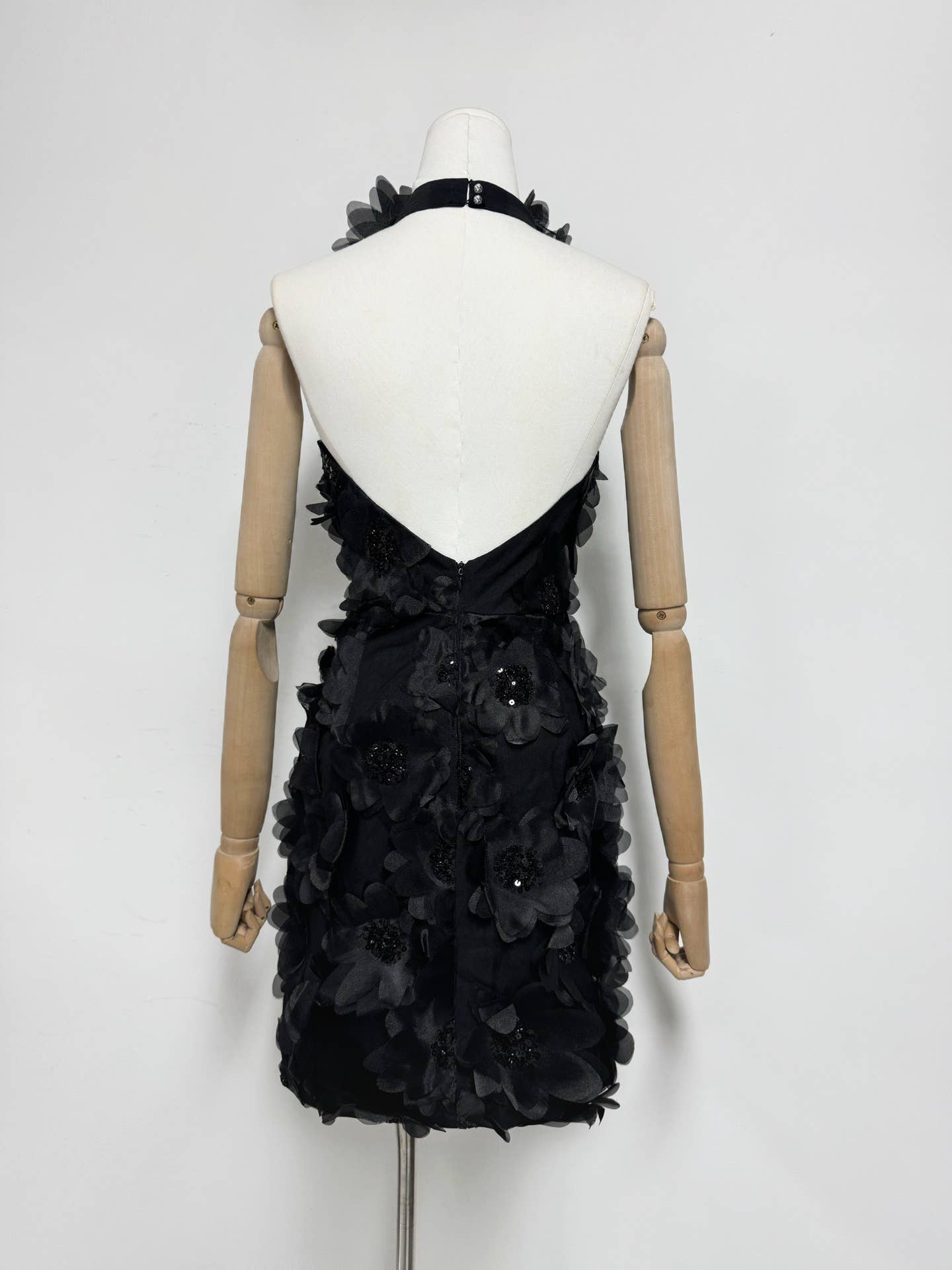 Productseeker - Wholesale Dress - Women's - DR751Y Halter Neck Sequin 3D Floral Backless Mini Dress1