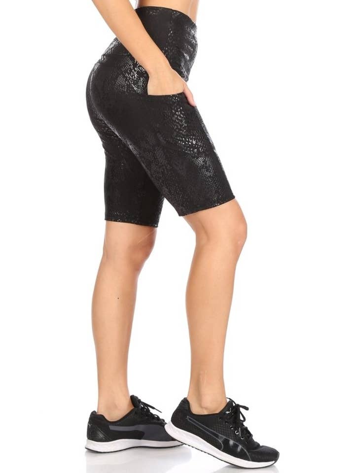 REDFINCH APPAREL INC - Wholesale Athletic Shorts - Women's - Womens High Waist Biker Shorts With Side Pockets1