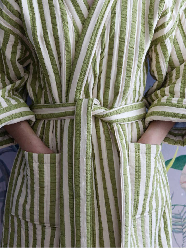 Mosey Me - Wholesale Robe – Women's - Pistachio Seersucker Quilted Robe1