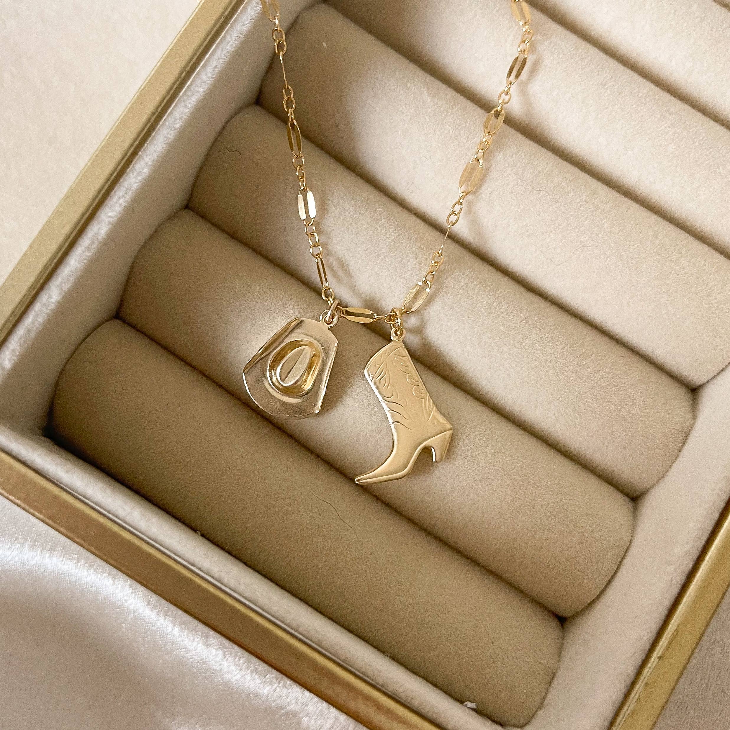 XO Hanalei - Venta al por mayor Collares con colgantes/abalorios - Collar de vaquera, sombrero de vaquero, colgante en forma de herradura1