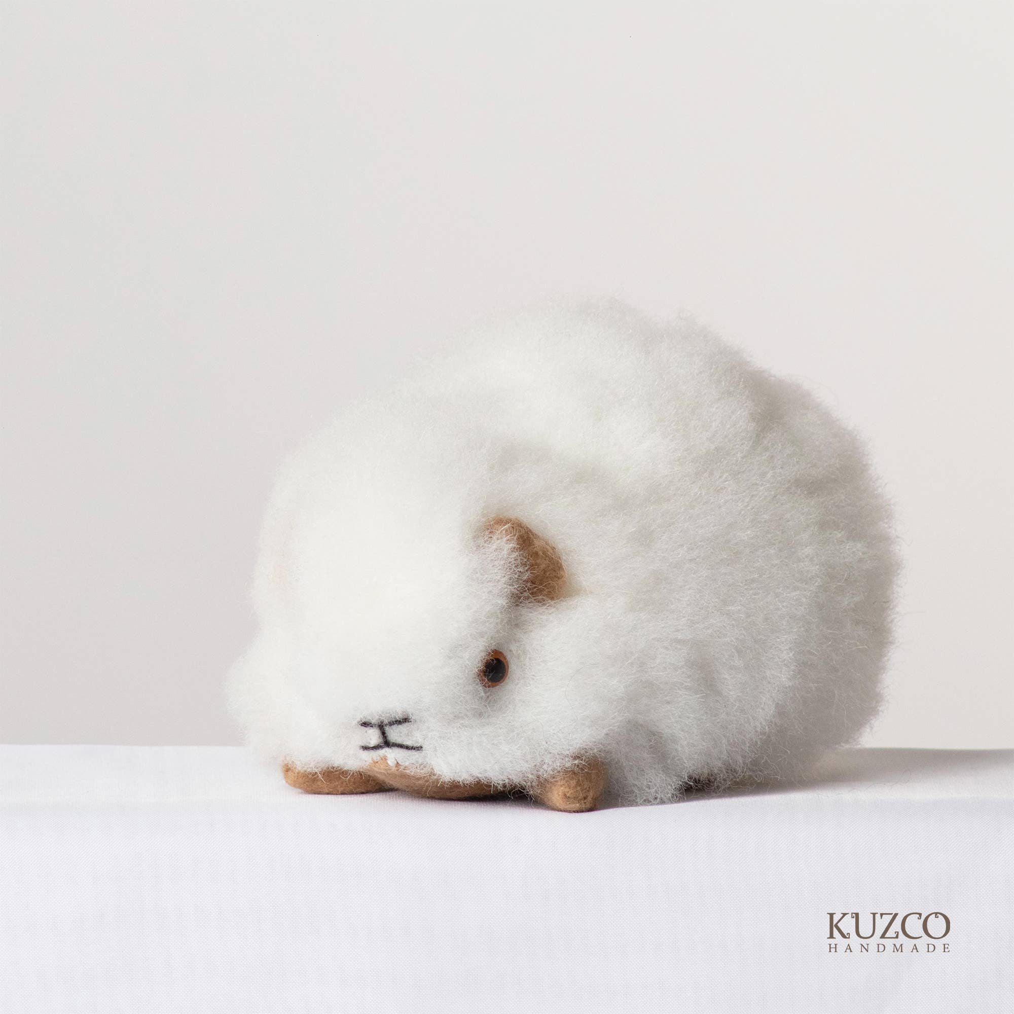 KuzcoHandmade - Vente Peluche – enfant et bébé - Cochon d'Inde en peluche en cuir d'alpaga7