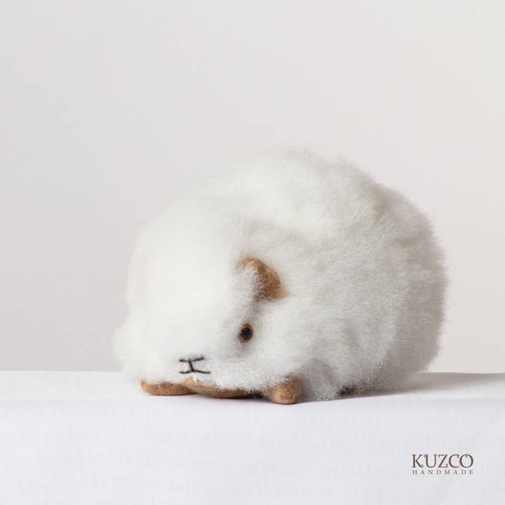 KuzcoHandmade – Engroshandel Plyslegetøj - Børn og baby – Fyldt marsvin i alpakahud – blødt tøjdyr7