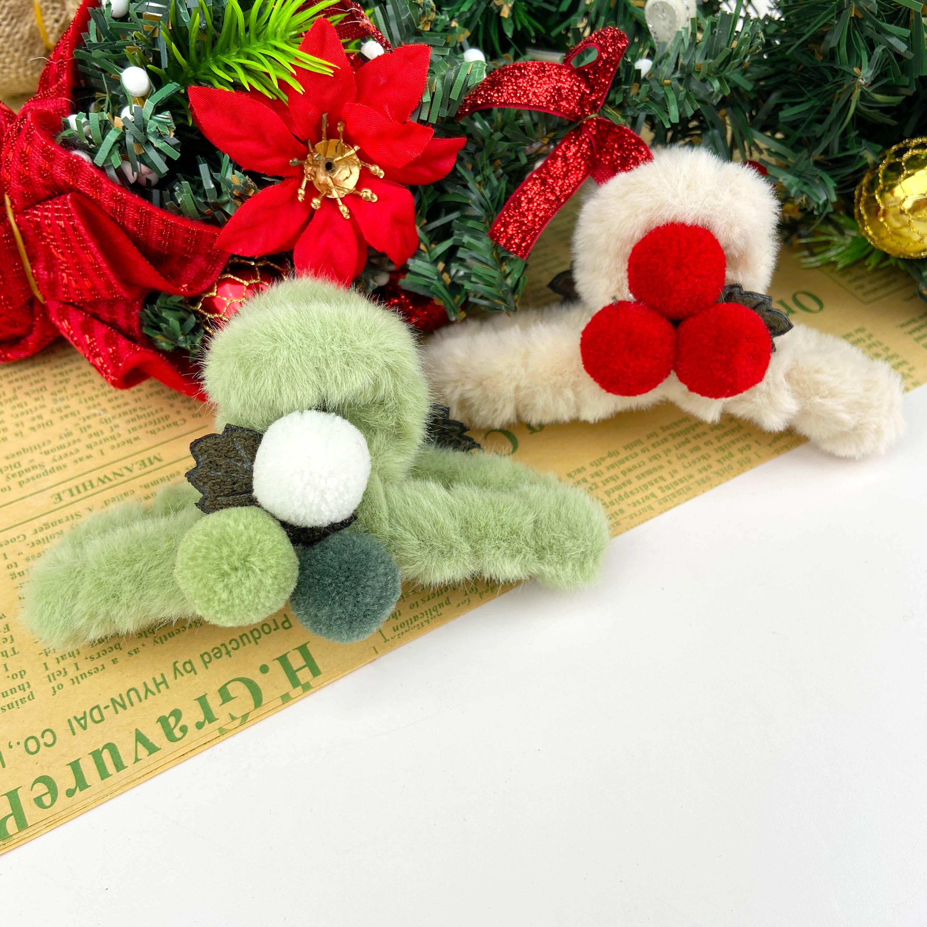 TheDivaSoap - Wholesale Hair Clip - Women's - Plush Pom Pom Christmas Hair Clips10