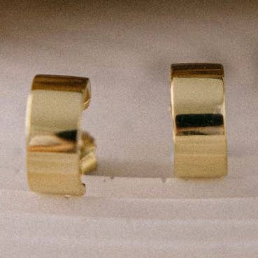 Solid Cuff Örhängen - Guld för wholesale av Silver Linings Collection