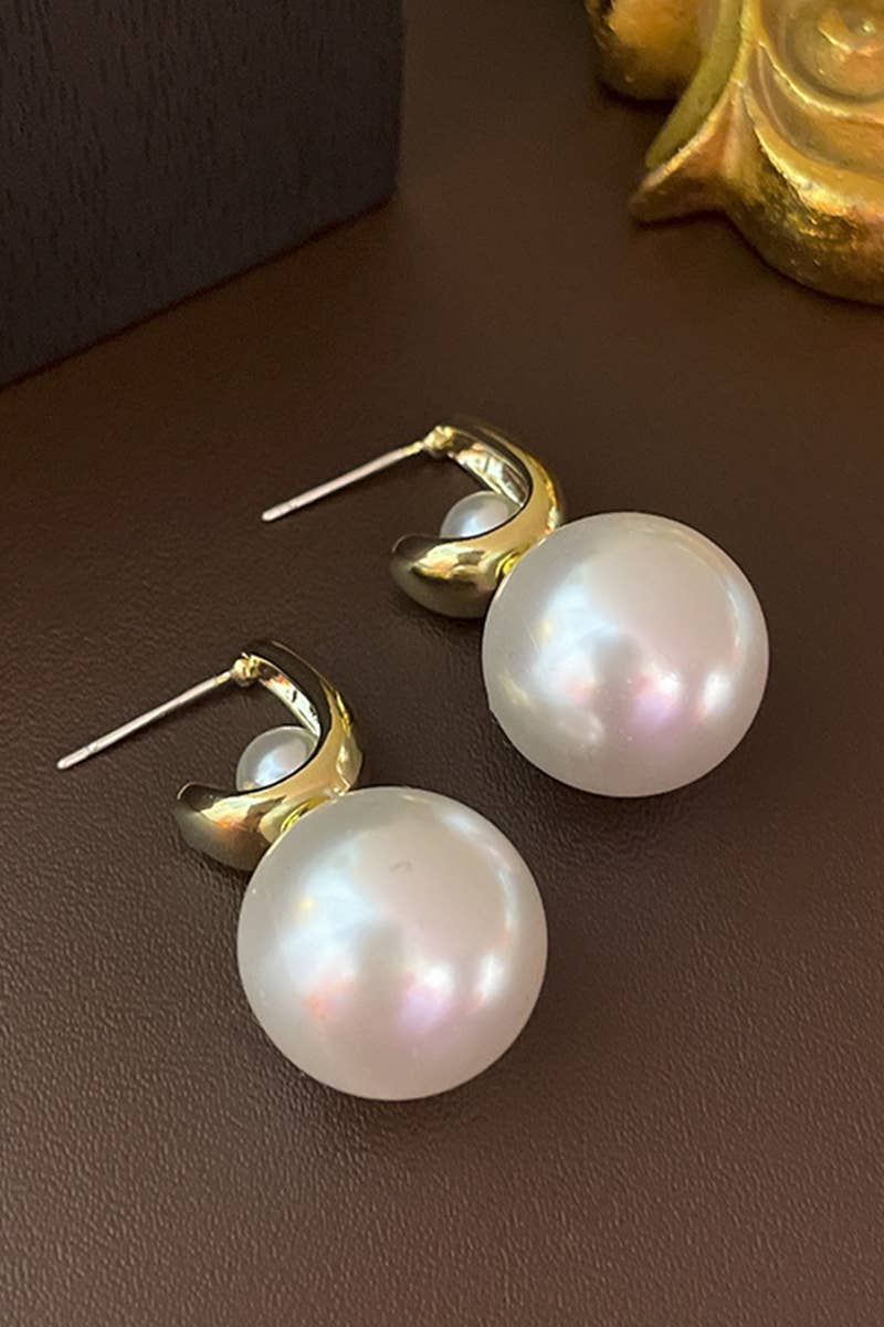 GOLD PEARL SHAPE DANGLE EARRINGS_CWAJE0291 for wholesale on Faire1