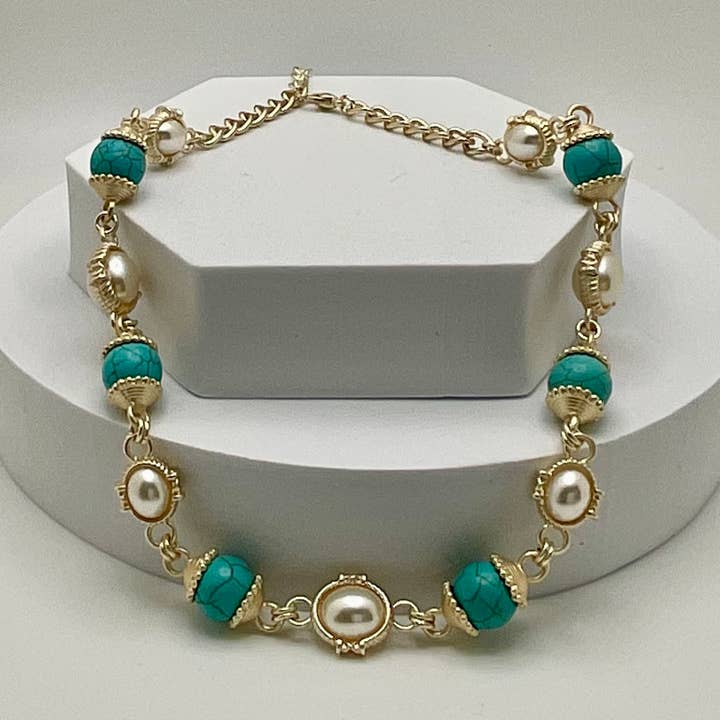 Collier tendance en turquoise véritable et nacre pour la vente par My Best Kept Jewelry