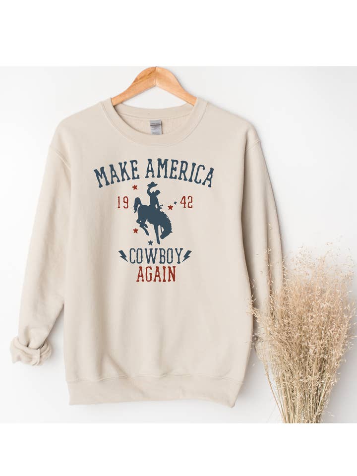 Faisons de l'Amérique un pays de cowboys à nouveau Crewneck pour la vente par Casual Mode