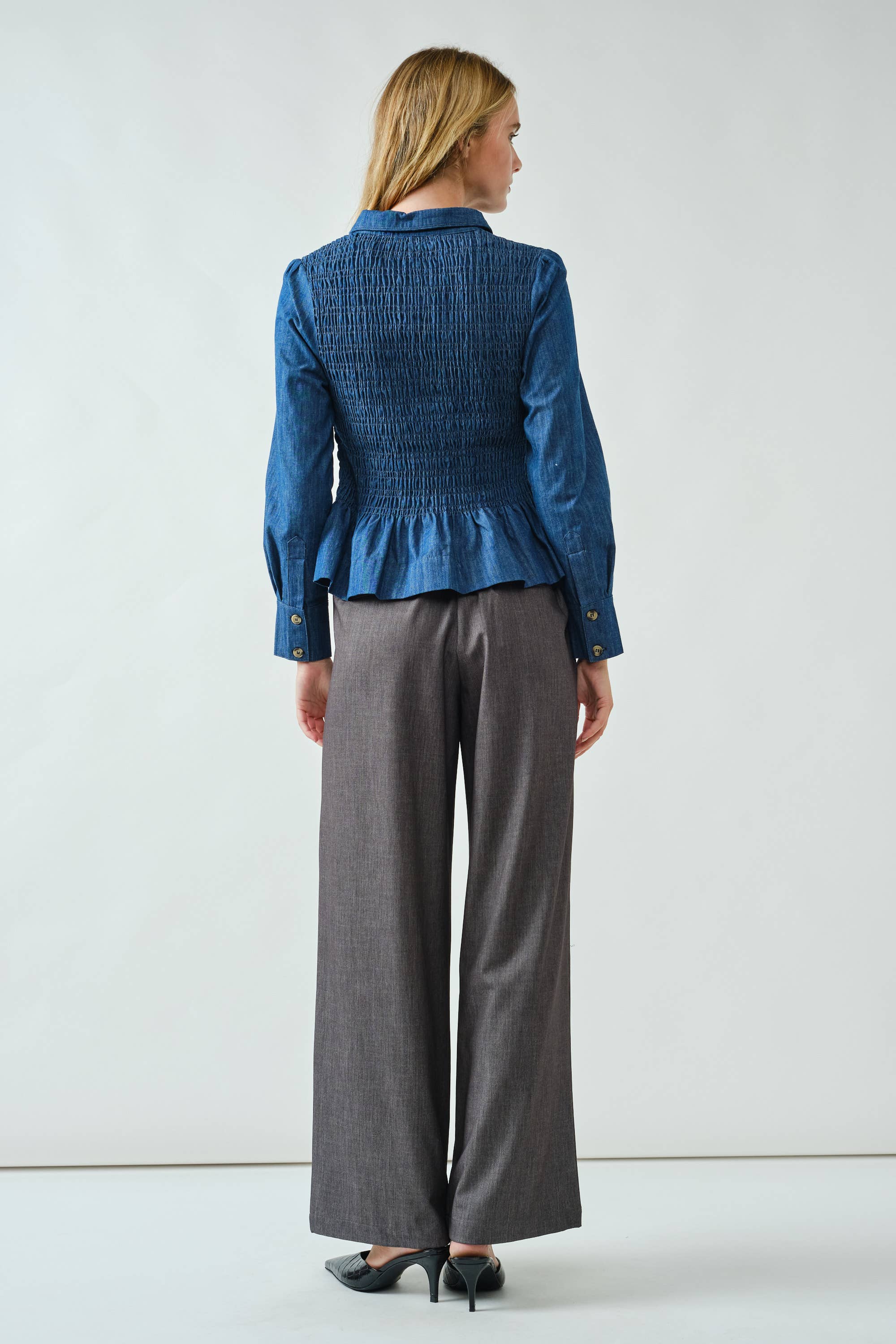 Aaron & Amber - Wholesale Button Down Shirt - Women's - AJT5237 
SMOCKED PETERPAN COLLAR PEPLUM BLOUSE3