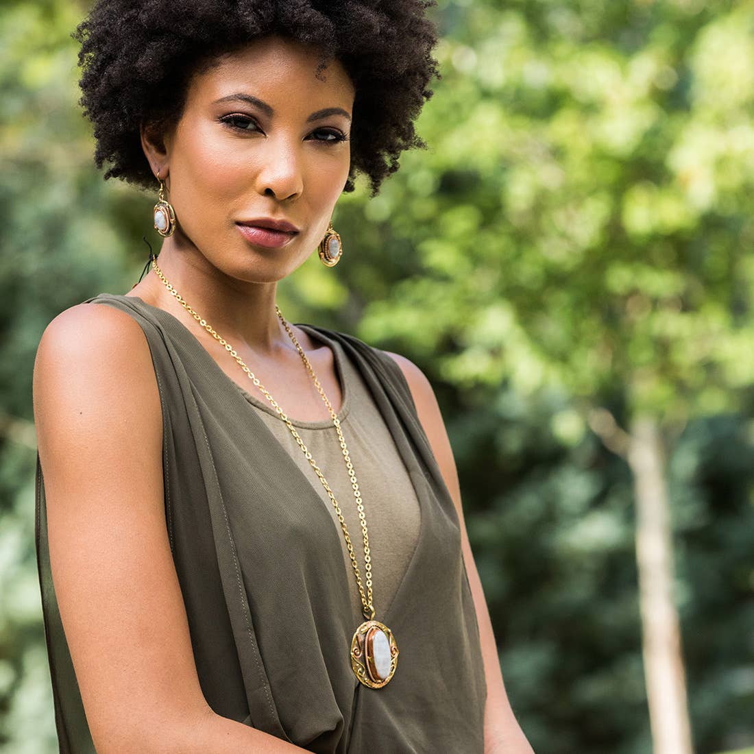 Anju Jewelry - Wholesale Pendant/Charm Necklace - Mixed Metal and Rainbow Moonstone Stone Pendant with Chain1