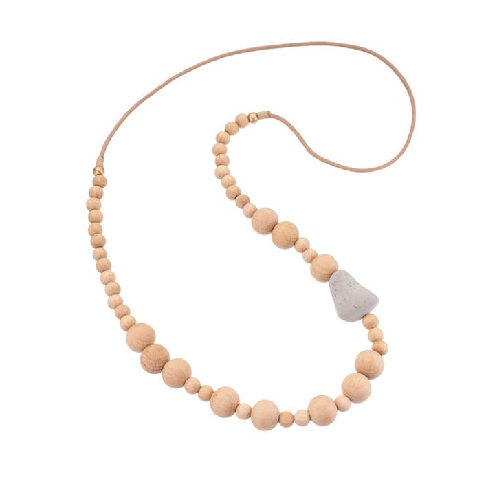 VERITY lang halskæde med træ- og resinperler for engroshandel hos Blue Scarab