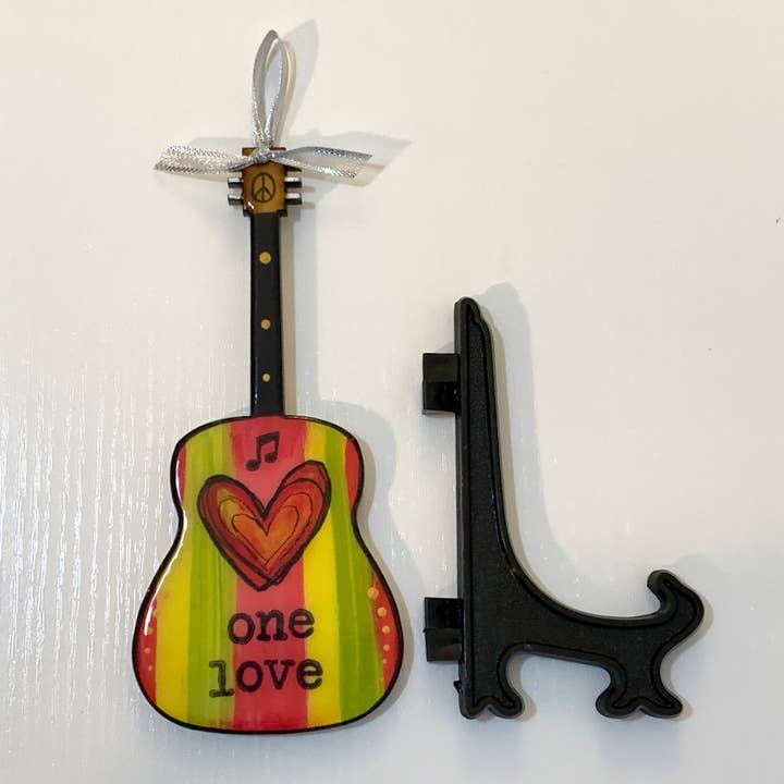 Clever Clogs Art - Vente Objets de décoration - One Love, Bob Marley, ornement de guitare1