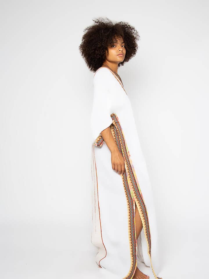 Omni Collection – wholesale Kaftan - Dam – Kaftanklänning med afrikanskt mönster och öppen rygg10