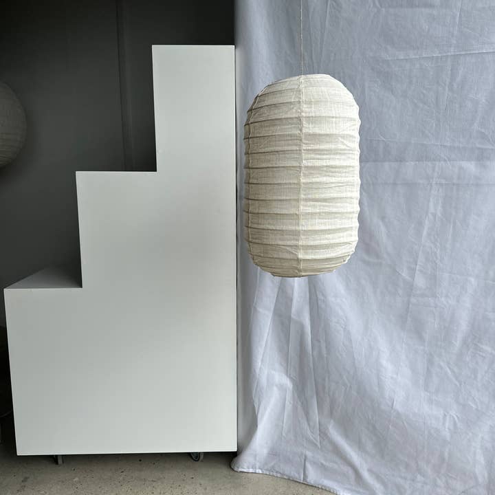 Office Objets - Wholesale Chandelier/hanging light - Small Japanese-style lantern-shaped pendant light in rattan and natural linen H50 D3043