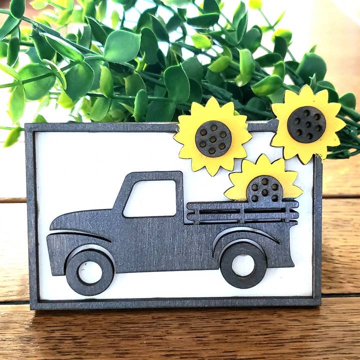 Plaque en forme de tournesol avec plateau à plusieurs niveaux FARMHOUSE TRUCK pour la vente par ChristyFaye
