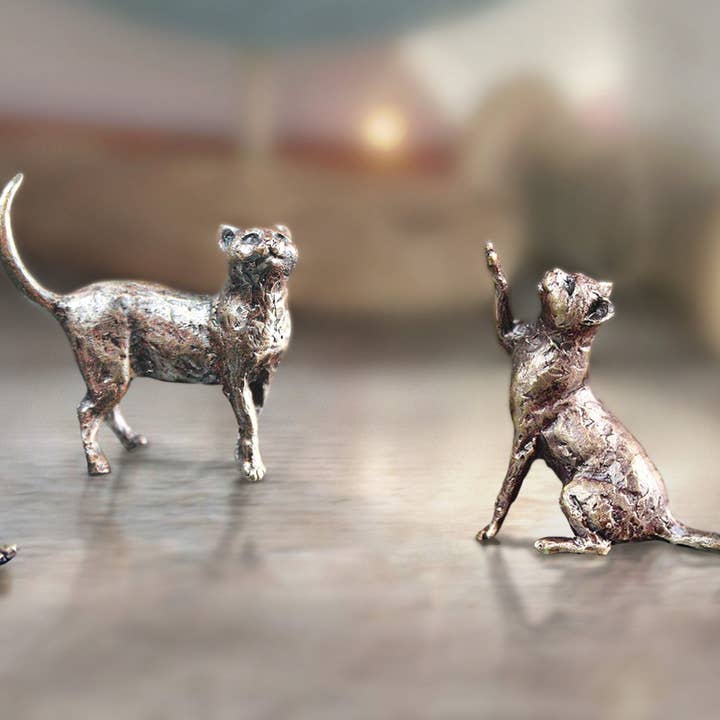 Butler & Peach - Trio de chats (2020/2025/2026) pour la vente par Richard Cooper Bronze