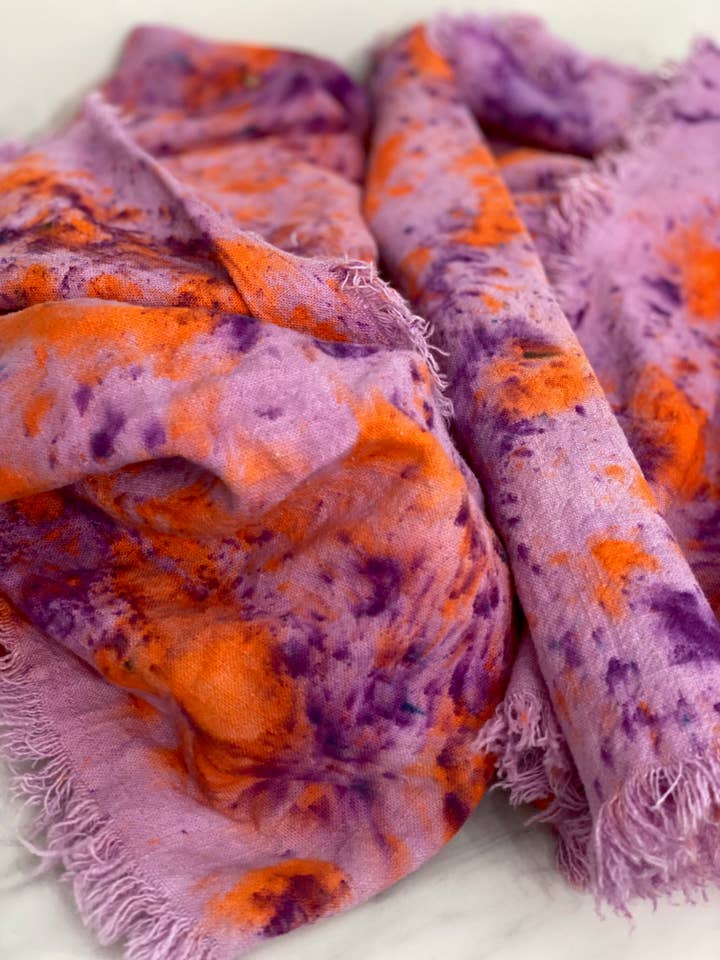 Handgeverfde katoenen servetten- CLEMSON- paars/oranje voor wholesale door DinnerPartyDarling