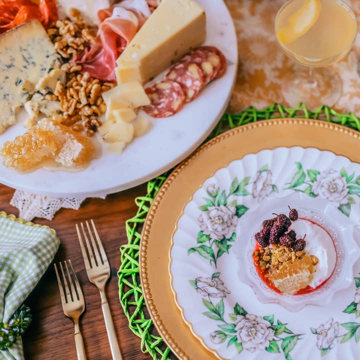 Saratoga Tea & Honey Company - Wholesale Honey - Hungarian Acacia Honeycomb4