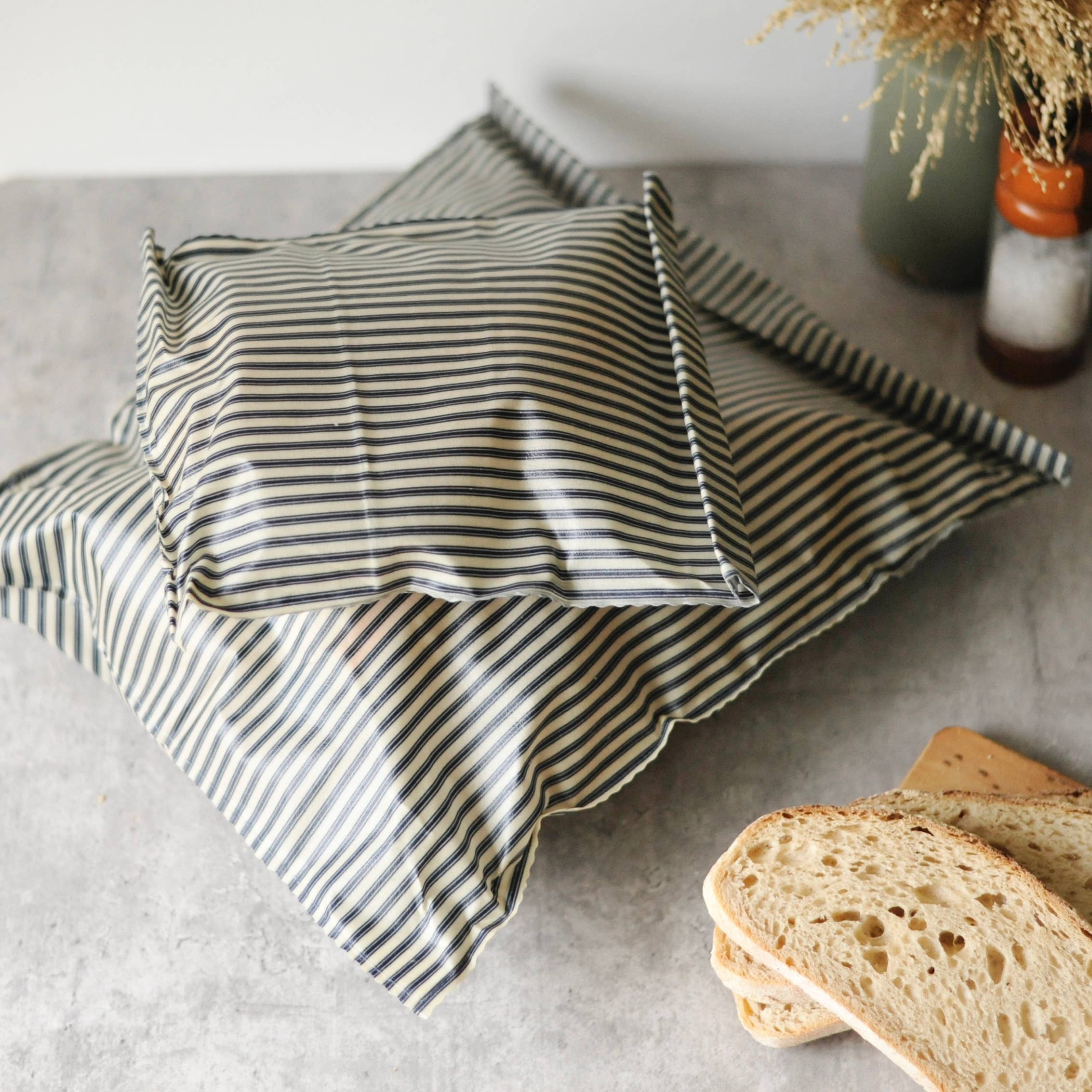 Lou Bees - Vendita all'ingrosso Involucro/sacchetto per alimenti - Borsa in Cotone Leggero a Righe Blu Navy Ispirata allo Stile Francese in Cera d'Api2