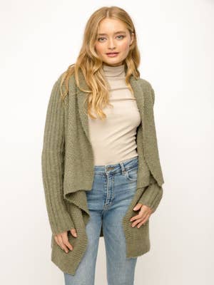Buy Wholesale Women's Sweaters with Free Returns at Faire.com