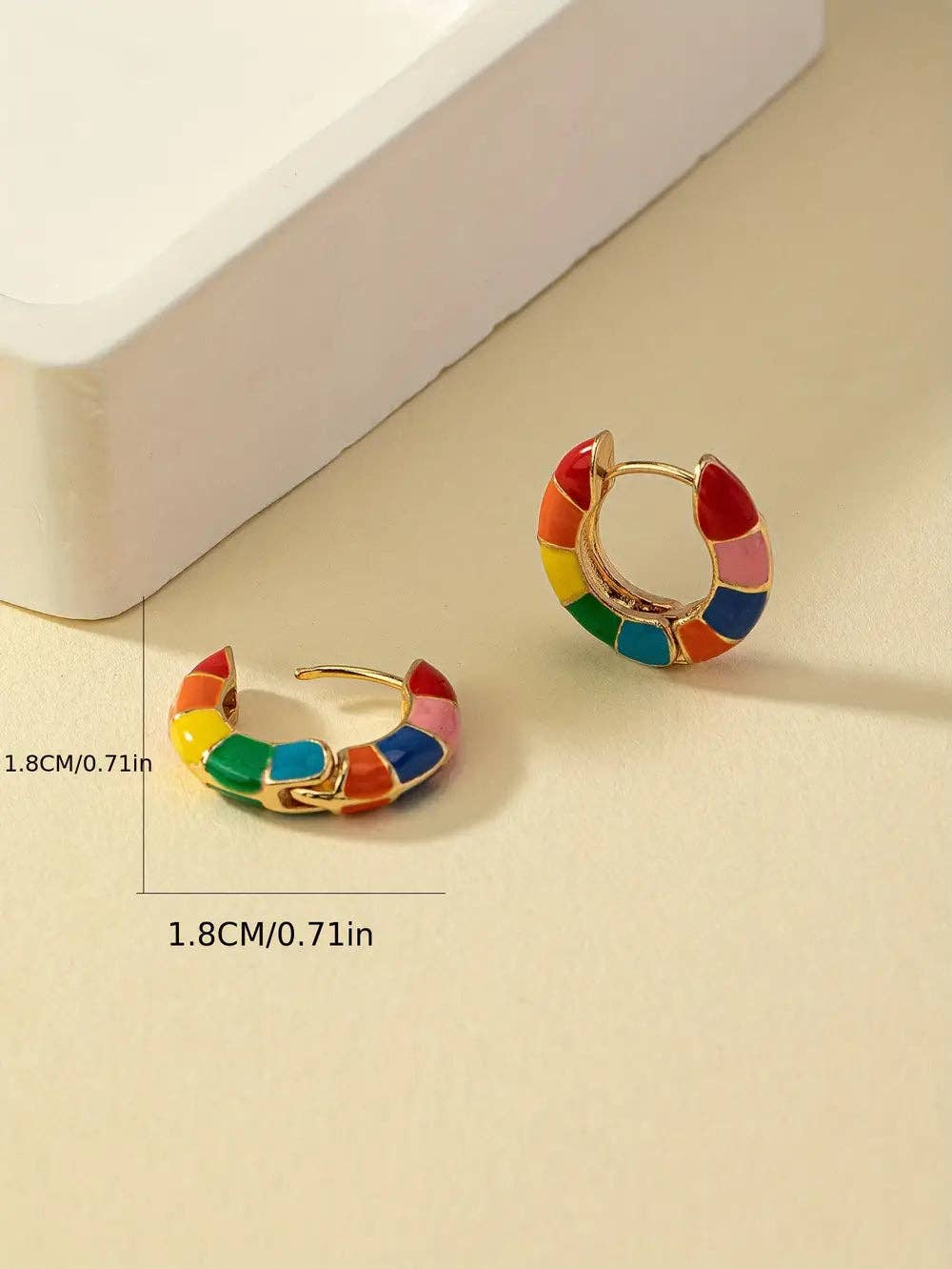 Huis Van Merken - Wholesale Oorringen - Hoopoorbellen met kleurrijk emailleontwerp3