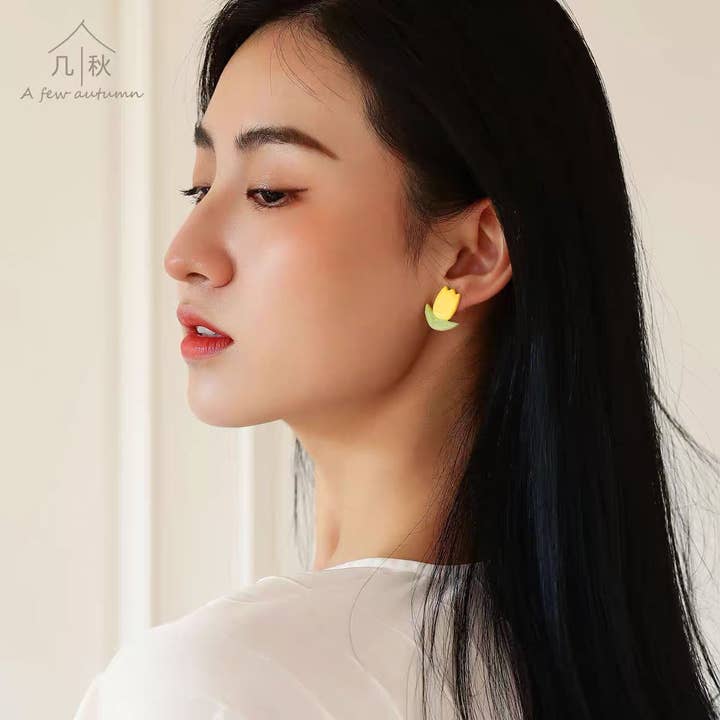 Tulipe – Boucles d’oreilles en porcelaine faites à la main pour la vente par lilibo