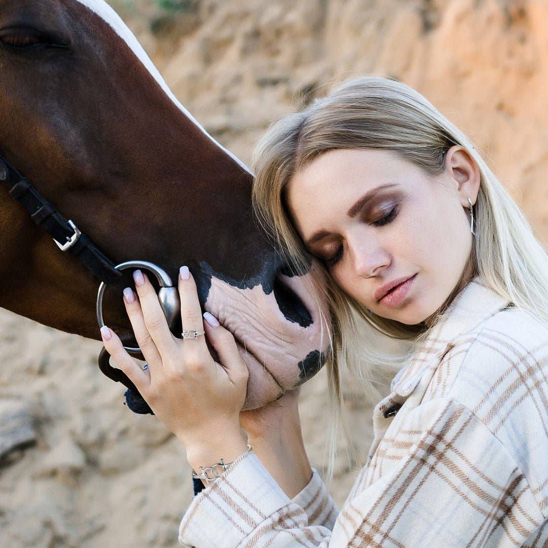 URBAN-EQUESTRIAN - Wholesale Bangle Bracelet - Talisman - Equestrian Horse Bit Bracelet in Gold1