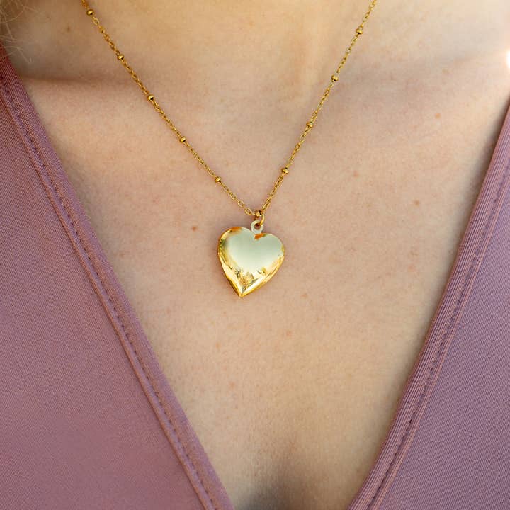 WJW - Wholesale Locket necklace - 18K Gold PVD Stainless Steel Heart Locket / PDL023910