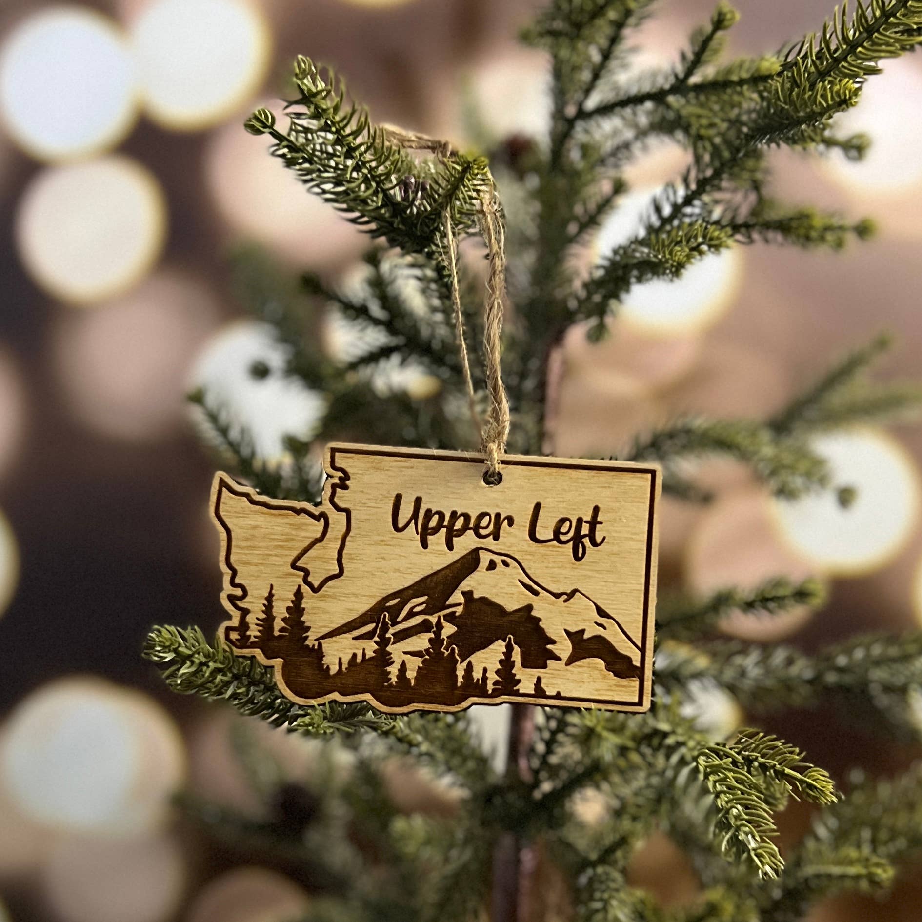 Chamness' Crafty Corner - Vente Objets de décoration - Ornement Washington en haut à gauche