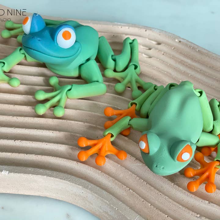 Grenouille articulée, grenouille flexible, jouet Fidget, compagnon de bureau pour la vente par Cloud Nine 3d Studio