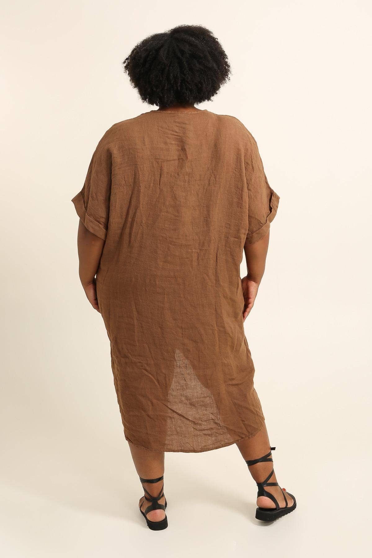 Lea & Luc - Grandes Tailles - Wholesale Dress - Women's - Plus size linen dress V neckline SKU 790923