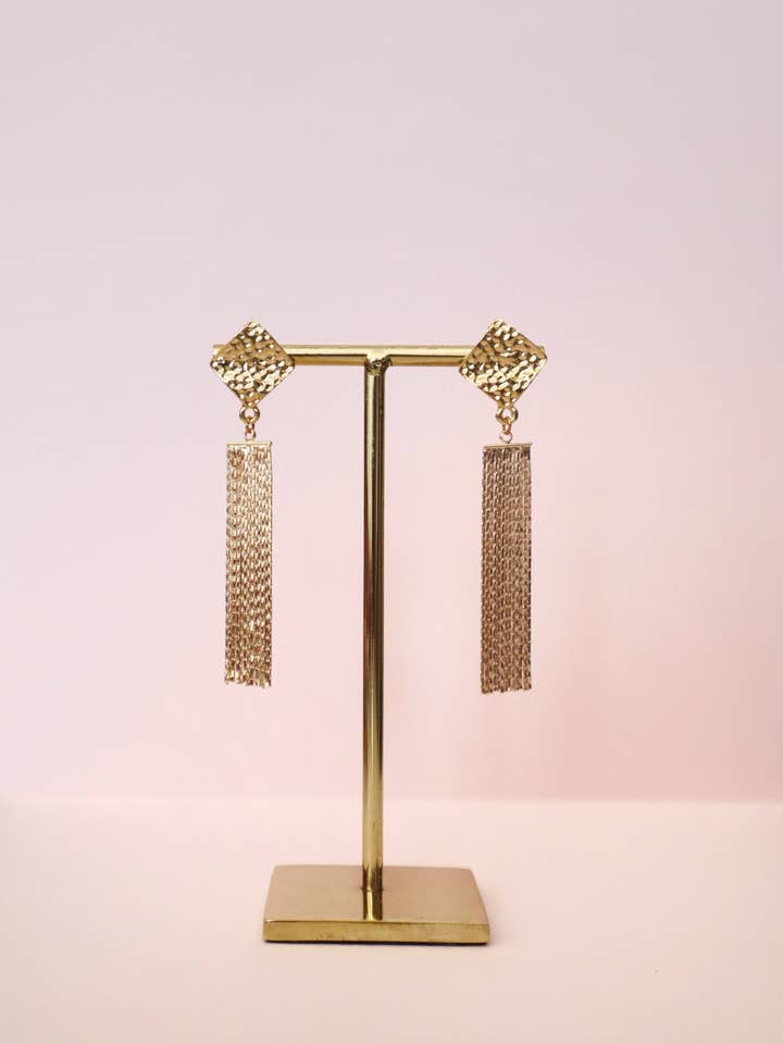 Felicia pour la vente par MIYAMRA