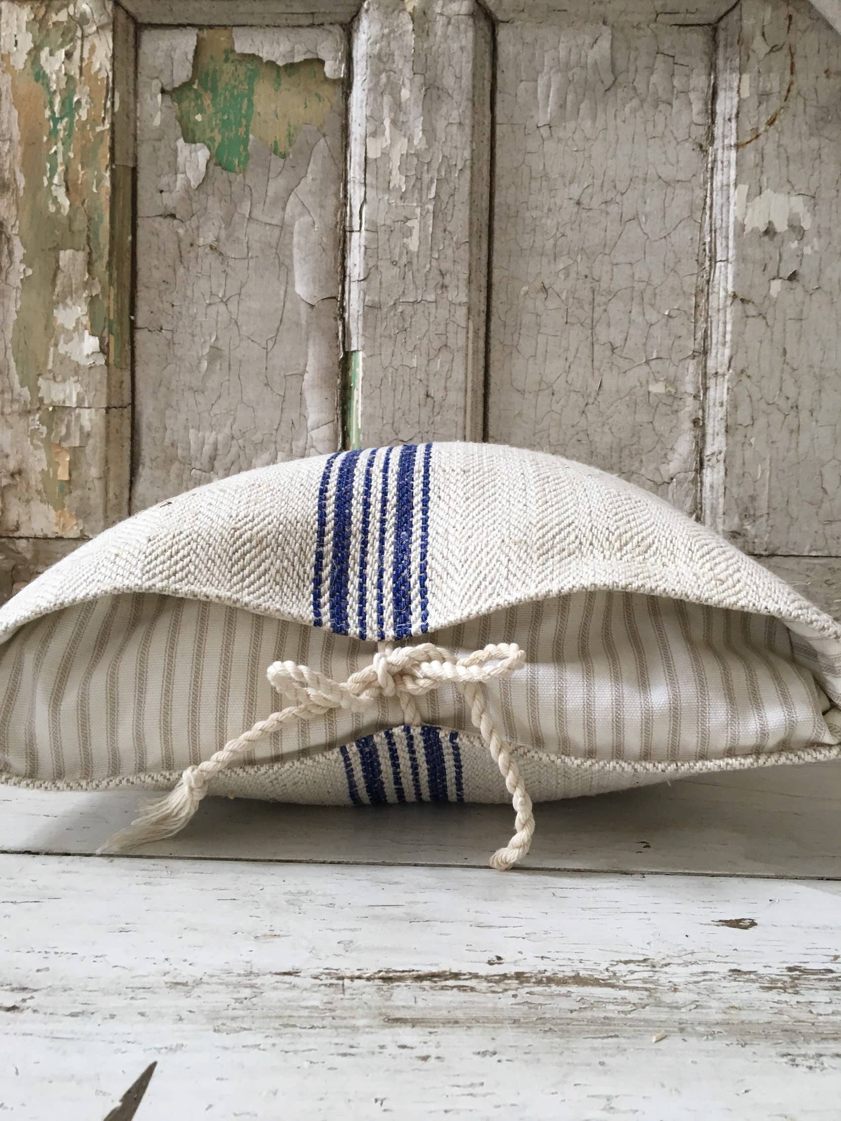 DunnByDesigns - Vente Housse de coussin - Housse de coussin Grain Sack Monogram Grain Sack Grain Sack5