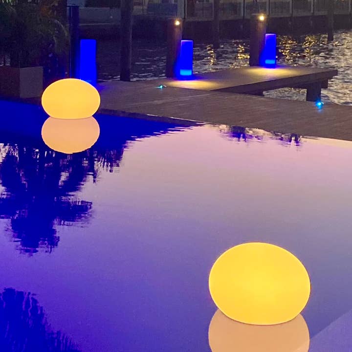 Lampe d'intérieur/extérieur à LED Flatball pour la vente par Smart and Green USA