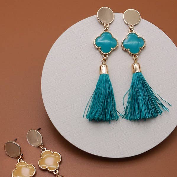 JOSSLYN by wall to wall - Wholesale Tassel Earrings - RAFIA TASSEL LINEAR DROP  CLOVER EARRINGS | 31E21204-21