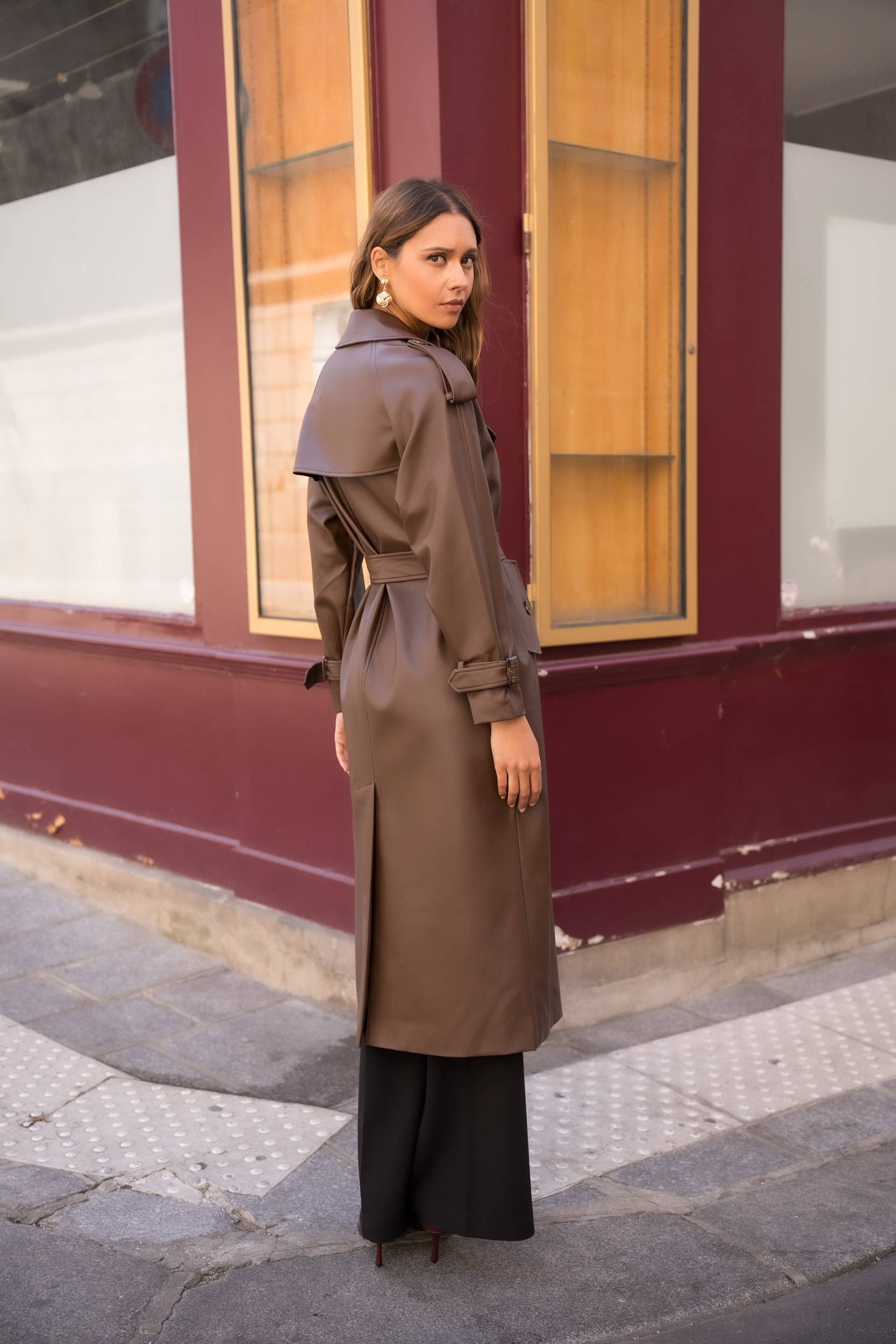 Attentif Paris - Wholesale Trench Coat - Women's - Long vegan leather trench coat40