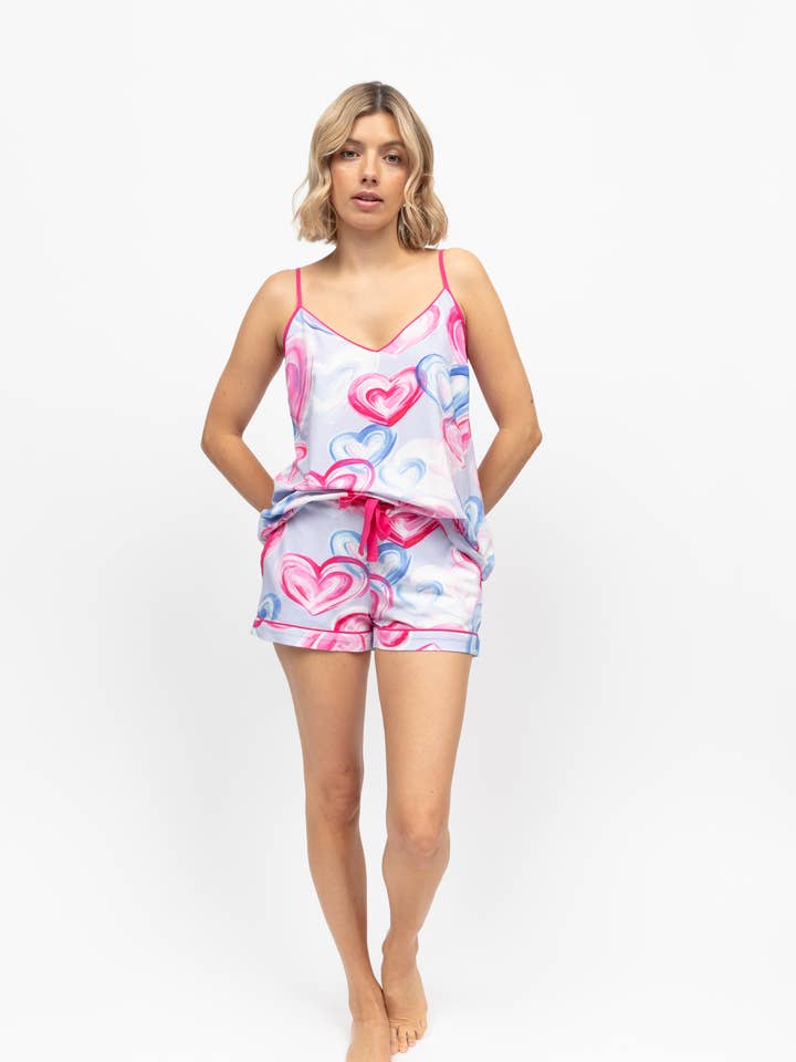 Chloe Pink Heart Printet Jersey Cami Og Shorts for engroshandel hos Cyberjammies