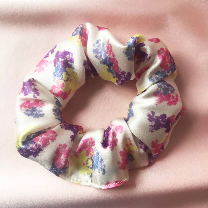 Floral Print Real Mulberry Silk Astrid Scrunchie for wholesale by Mille Saisons