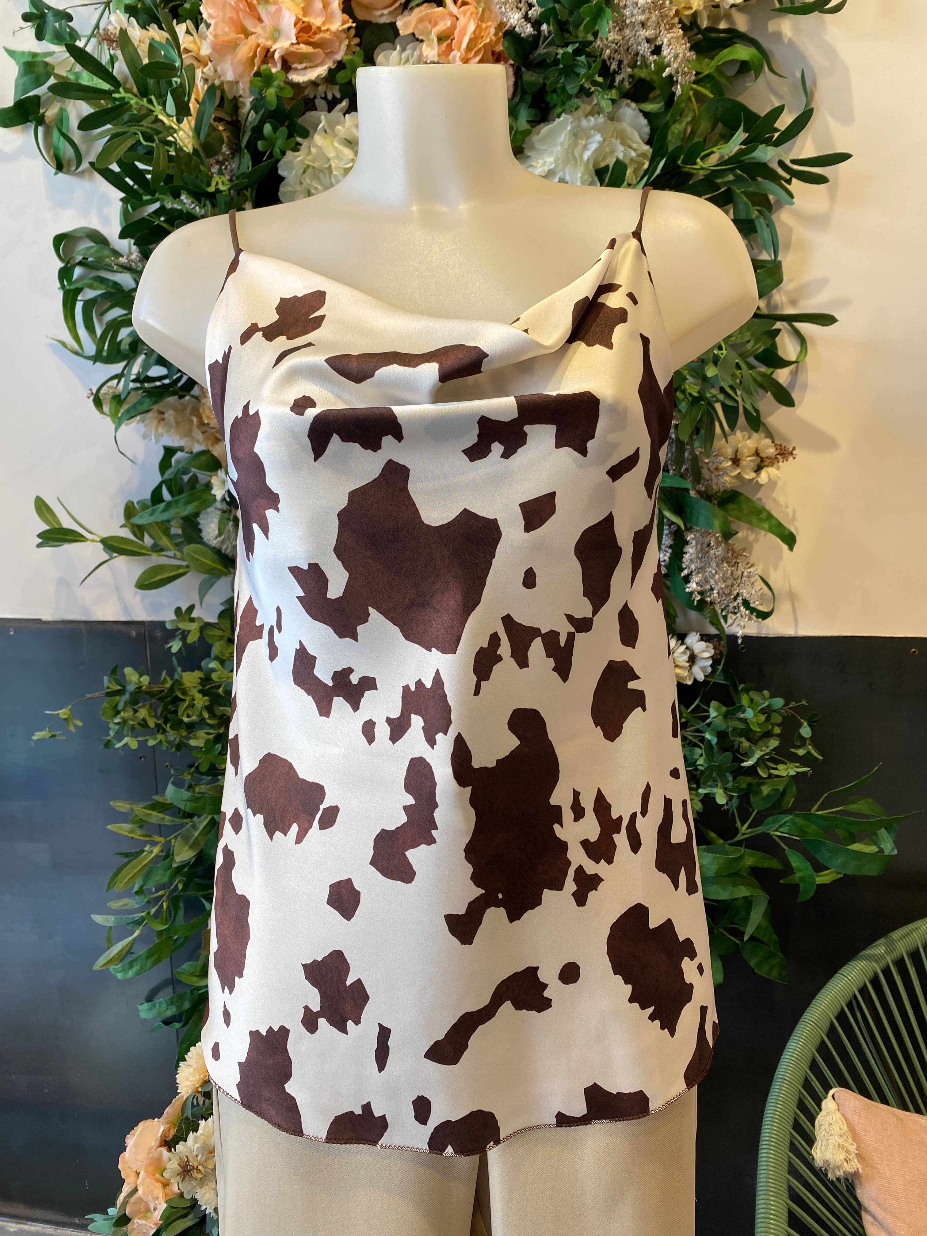 MAGNVS - Venta al por mayor Blusa - Mujer - 3353 TOP DE TIRANTES CON ESTAMPADO DE VACA 2