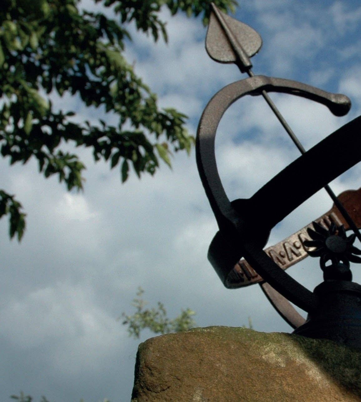 NACH - Wholesale Outdoor Ornament/Decor - Sundial2