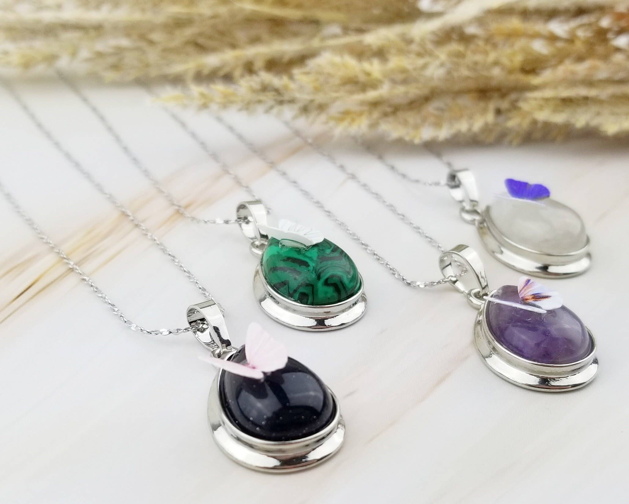 WonderLight Jewelry - Vendita all'ingrosso Collana con ciondolo/pendaglio -  Collana con farfalla a goccia con pietre preziose - Butterfly/Hope2