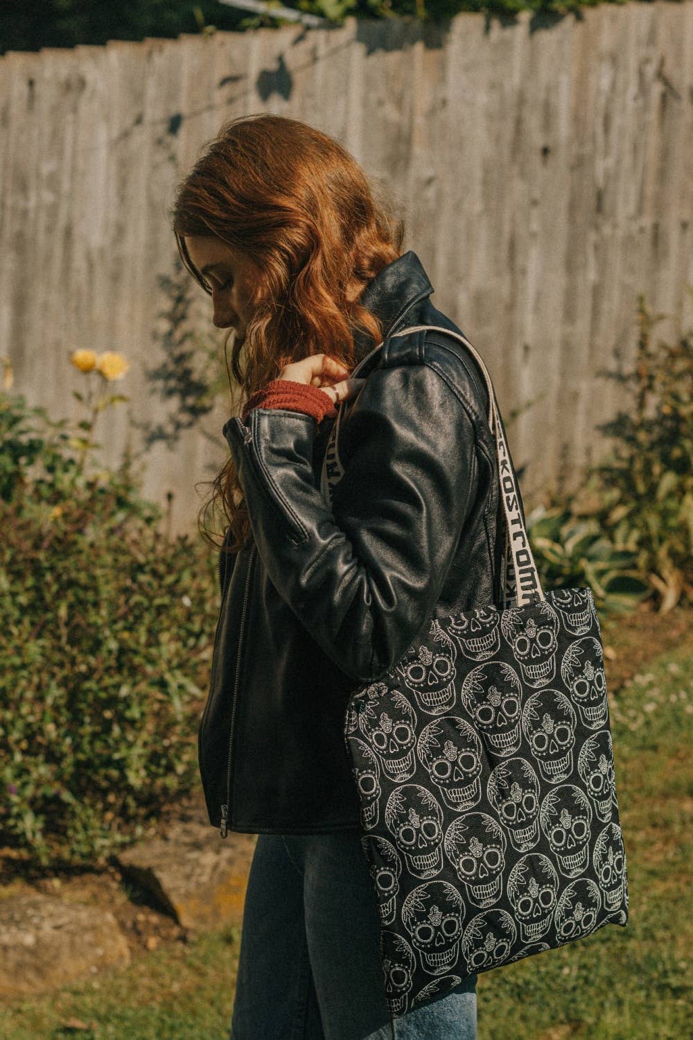 Xander Kostroma - Venta al por mayor Bolsa de asa- Mujer - Bolso shopper gótico de algodón negro con estampado de calaveras2