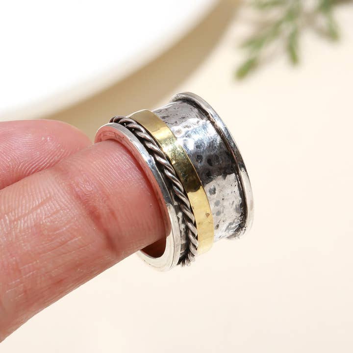 AG 925 JEWELLERY - Wholesale Band/Stacked Ring - 925 Silver Hammered Spinner Ring1