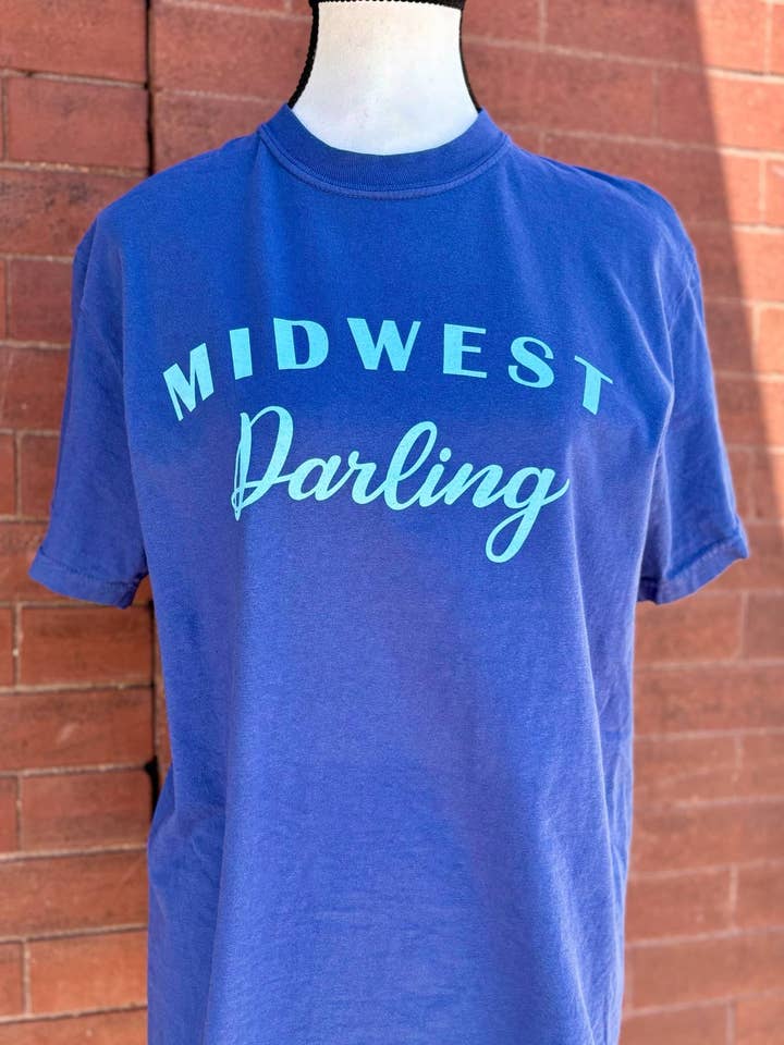 Chérie du Midwest pour la vente par Grit & Grace Wholesale Apparel