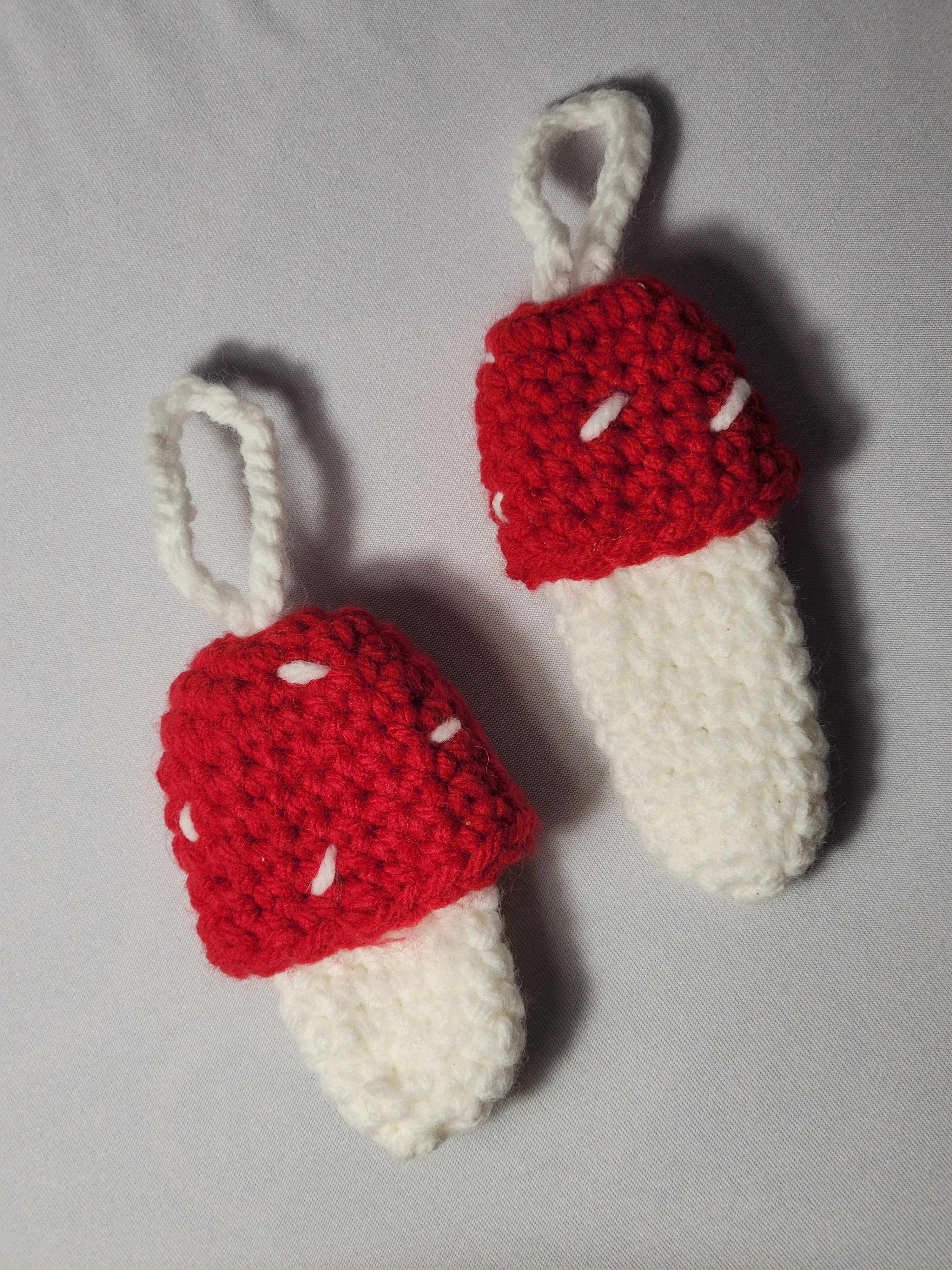 Hey Beautiful – wholesale Lip balm case/holder – Crochet Mushroom Chapstick holder Keychain4