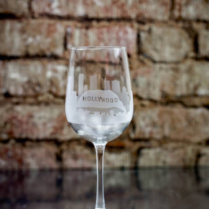 Verre à vin Skyline de Los Angeles, California pour la vente par Urban & Etched