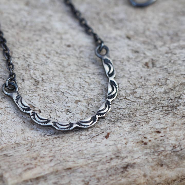 Collar herradura festoneado para venta al por mayor de Silverbrook Studios