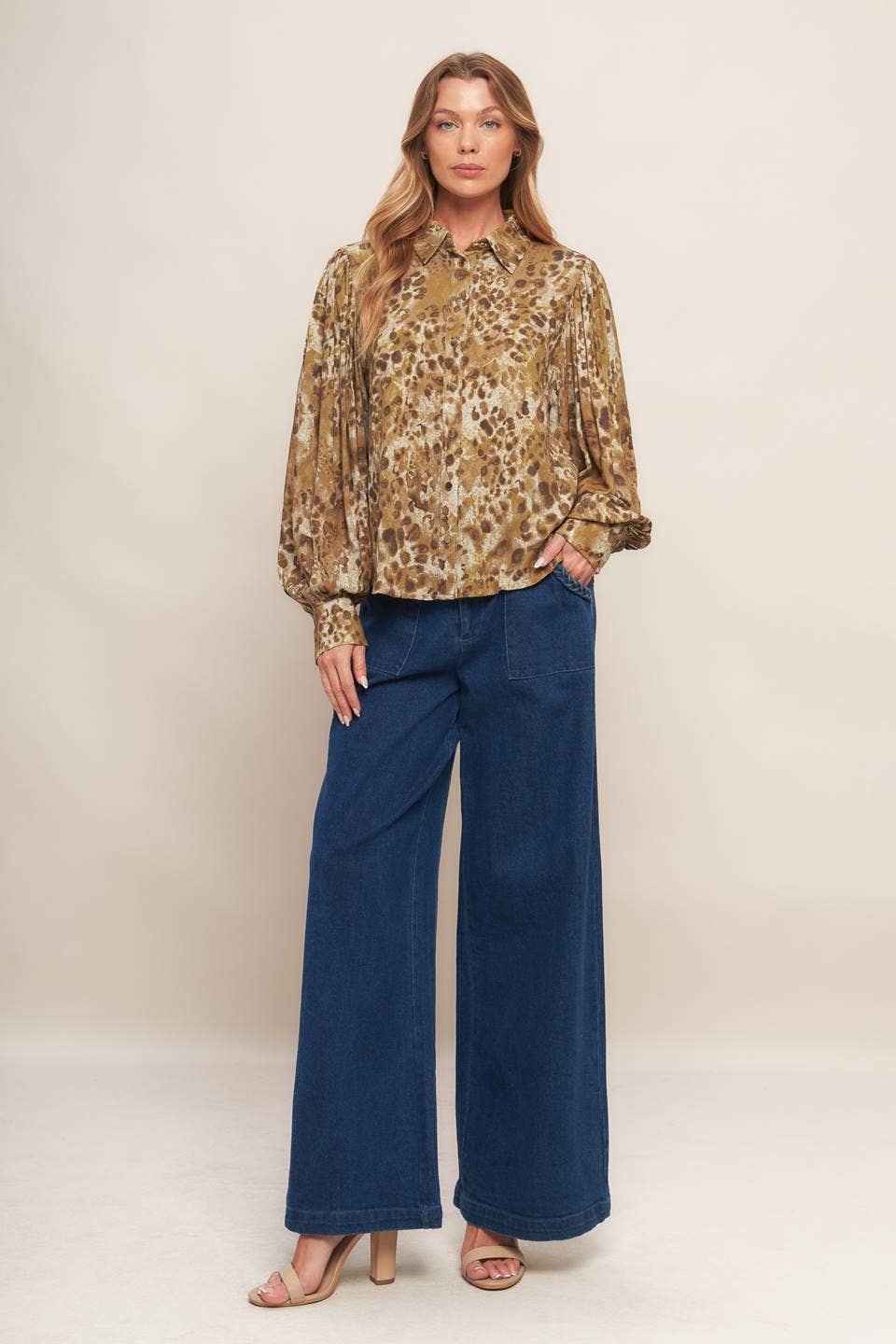 TAUPE BRAUN Ein bedrucktes gewebtes Oberteil - IT13798 für den Großhandel auf Faire6